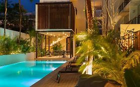 Luxury Condo For 4 With Access To Pool - A203
